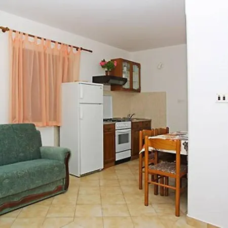 Near The Beach 3 Vela Luka Apartment Potirna