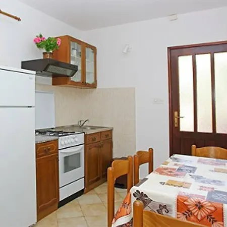 Near The Beach 3 Vela Luka Apartment Potirna